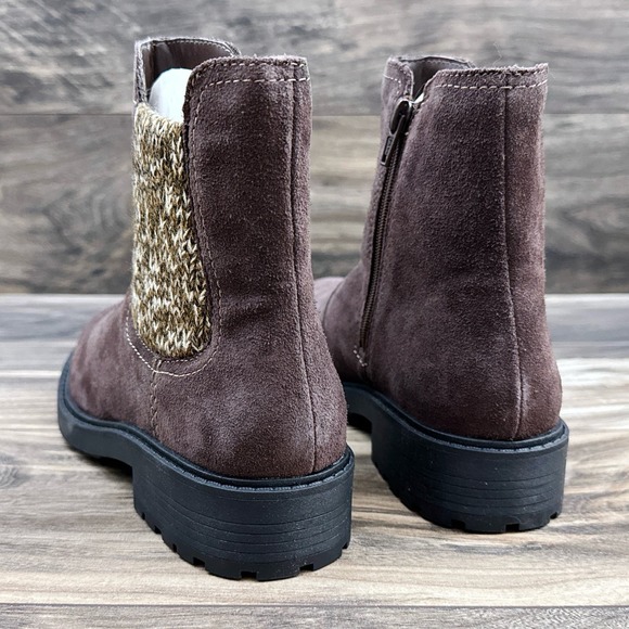 NIB Clarks Opal Sky 7M Dark Brown Suede Comfort Ankle Boots Booties - Picture 7 of 12